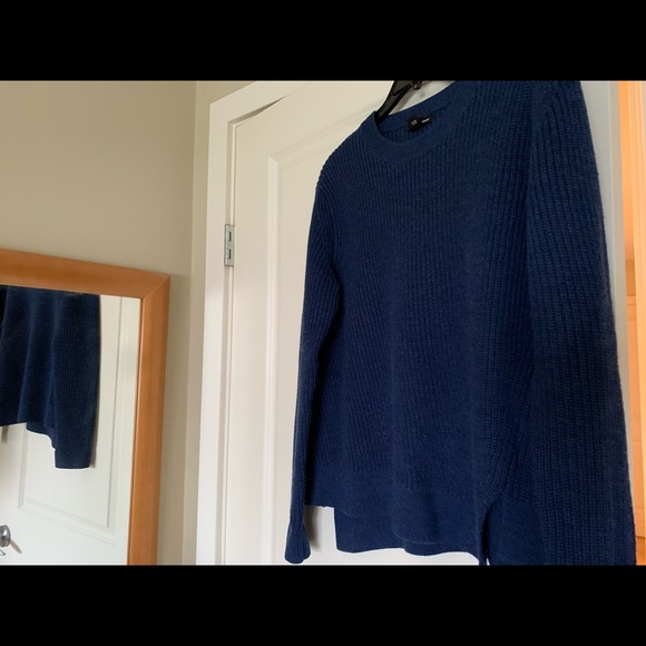 Club Monaco asymmetrical 100% wool sweater - Picture 7 of 13